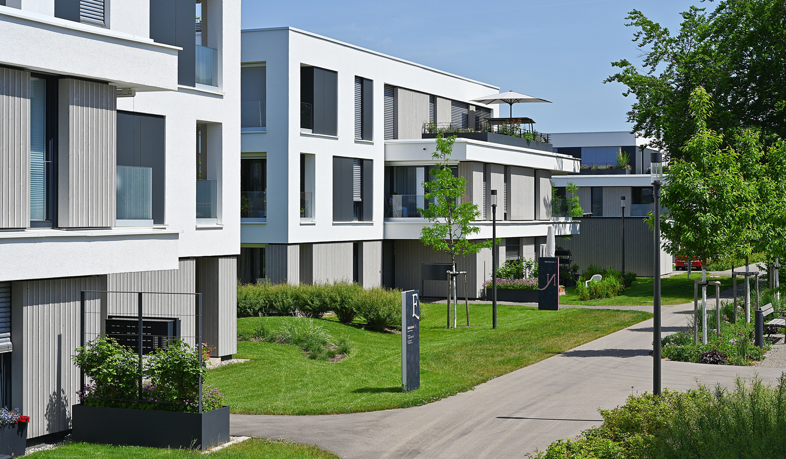 Seniorenwohnanlage in Illertissen Quartiersweg mit gestaffelten Seniorenhaeusern scaled